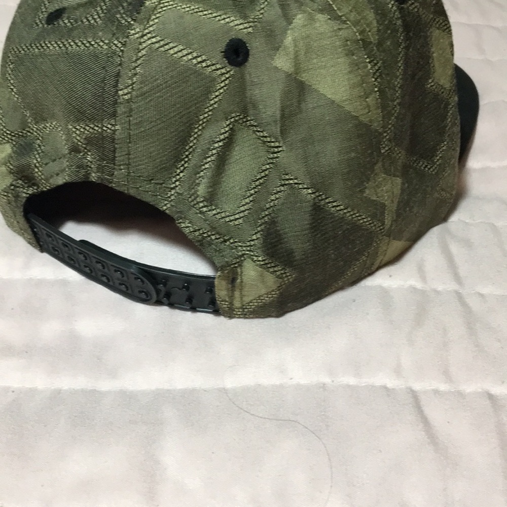 Hat - Picture 3 of 4